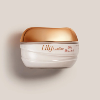 Lily Lumière Satin Body Cream